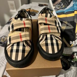 Authentic toddler Burberry shoes Size 24